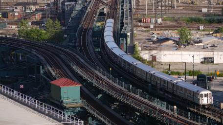 The Flushing Line of the NYC Subway wallpaper