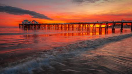 Malibu Pier at sunset wallpaper