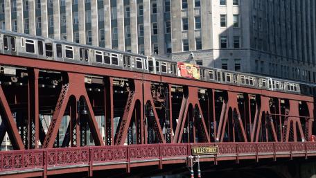 Train Crossing the Wells Street Bridge wallpaper