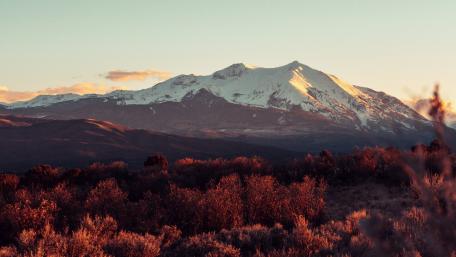 Majestic Mountain Landscape at Dusk wallpaper