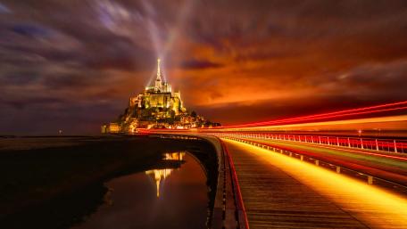 Mont Saint-Michel at night wallpaper