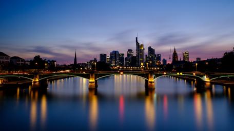 Skyline Majesty at Dusk wallpaper