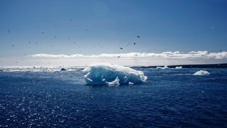 Iceberg in the middle of the ocean wallpaper