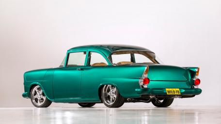 Classic Vintage Car in Stunning Green Finish wallpaper