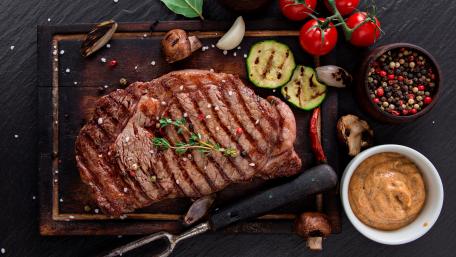 Sizzling Steak Gourmet Delight wallpaper