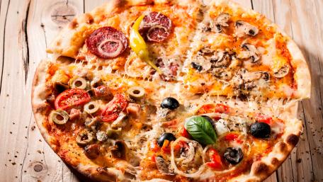 Mixed topping pizza wallpaper