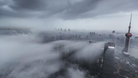 Mysterious Cityscape in Haze and Fog wallpaper