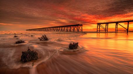 Pier in the sunset wallpaper