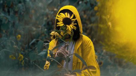 BOY BEHIND FLOWER wallpaper