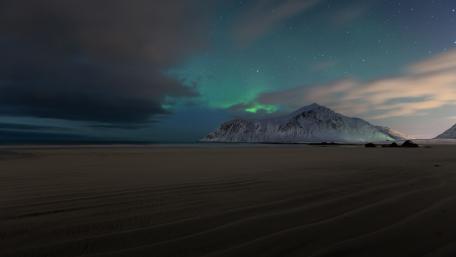 Polar lights in Lofoten wallpaper