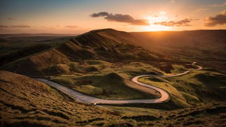 Curving road wallpaper