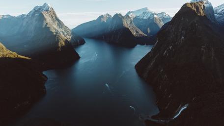 Milford Sound (Fiordland National Park, New Zealand) wallpaper