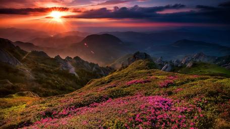 Sunset over the mountains wallpaper