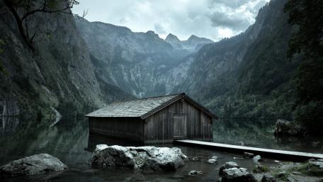 Boathouse on Obersee Lake wallpaper
