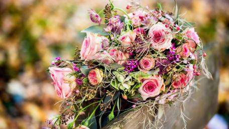 Pink bouquet wallpaper