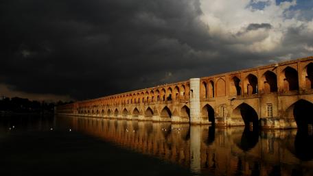 Si-o-se-pol (Allahverdi Khan Bridge) wallpaper
