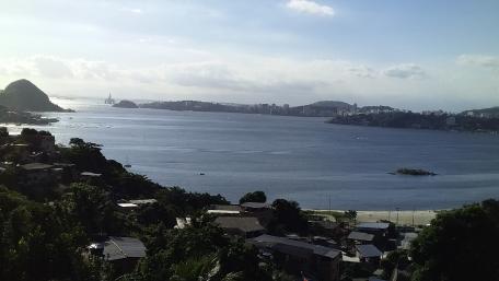 Scenic City View Over Serene Waters wallpaper