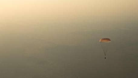 Soyuz MS-04 Landing with Expedition 52 wallpaper