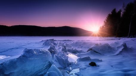 Frozen lake at sunset wallpaper