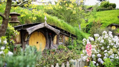 Hobbiton Movie Set wallpaper