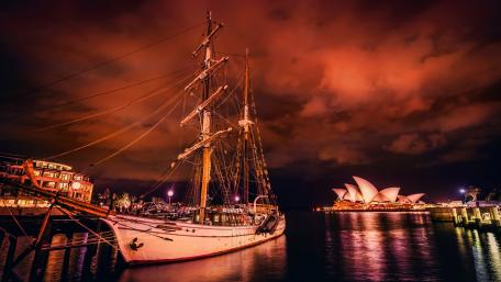 Port Jackson under the red night sky wallpaper