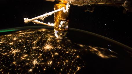 Clear Skies From the International Space Station wallpaper