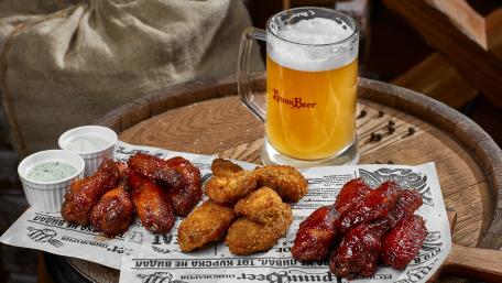 Savory Delights Perfect for Beer Lovers wallpaper