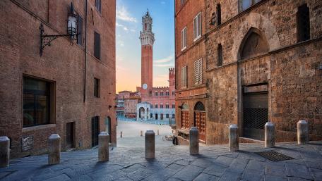 Palazzo Pubblico (Piazza del Campo, Siena, Italy) wallpaper