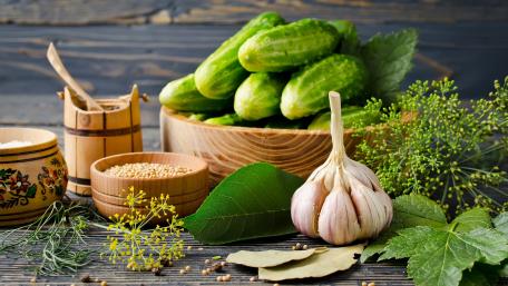 Pickling ingredients wallpaper