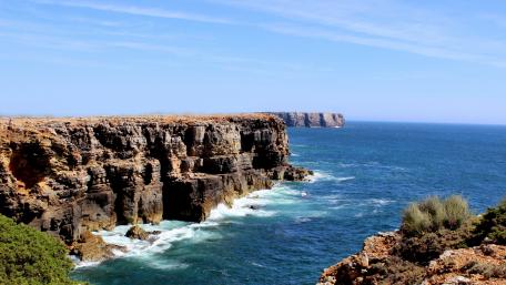 Algarve coastline (Portugal) wallpaper