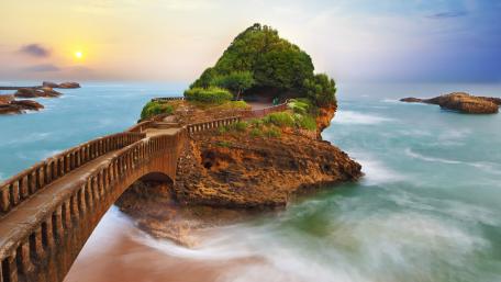 The basta rock, Biarritz, France wallpaper