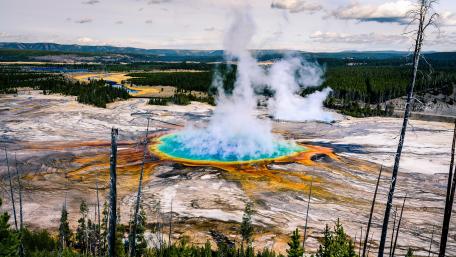 Yellowstone National Park, Midway Geyser Basin wallpaper
