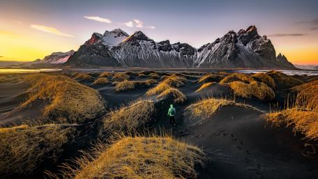 Vestrahorn Mountains - The Horny Mountains (Iceland) wallpaper