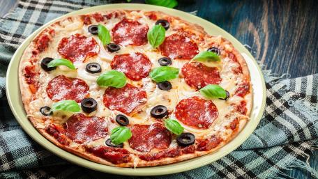 Salami Pizza wallpaper