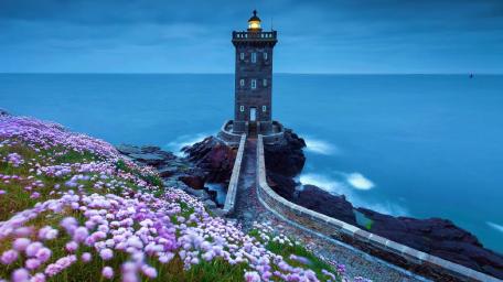 Kermorvan lighthouse at spring wallpaper