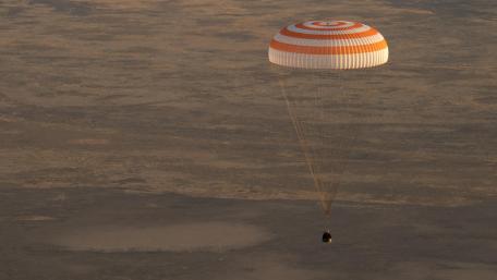 Expedition 52 Soyuz MS-04 Landing wallpaper