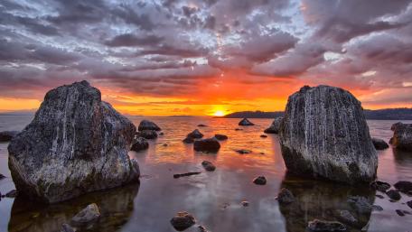 Cloudy sunset seascape wallpaper