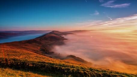 Misty morning landscape wallpaper