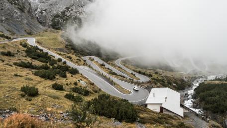 Hairpin turns of Stelvio Pass wallpaper