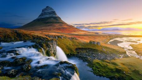Kirkjufell (Iceland) wallpaper