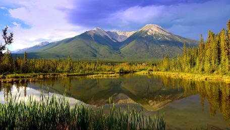 Reflected mountains wallpaper