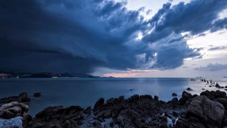 Cloudy coastline wallpaper