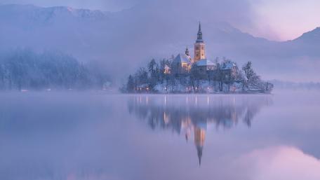 Bled Island in haze wallpaper
