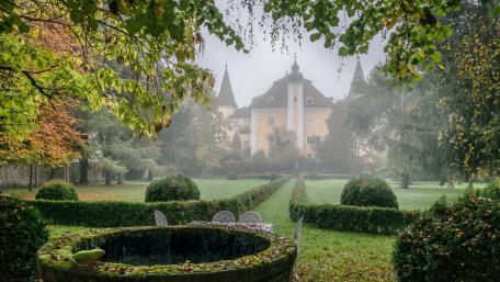 Manor house in  England wallpaper