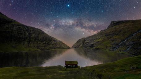 Turf house and the Milk Way wallpaper