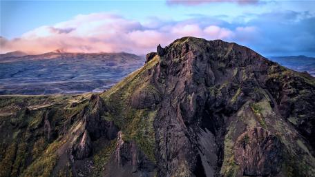 Majestic Mountain Ridge in Stunning 4K Resolution wallpaper