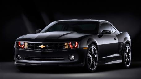Chevrolet Camaro in Black Elegance wallpaper