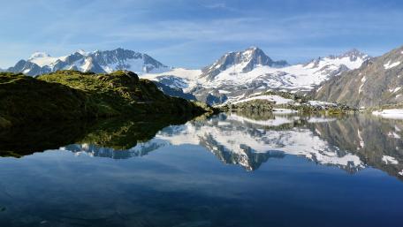 Alpine lake wallpaper