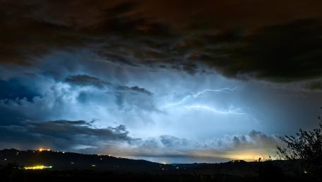Dramatic Thunderstorm Lightning Strikes wallpaper