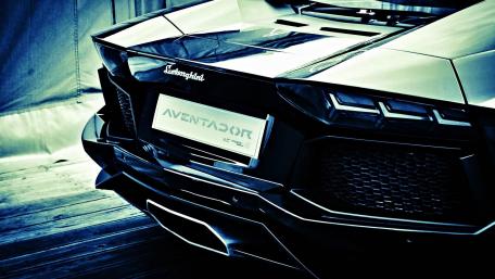 Lamborghini Aventador wallpaper